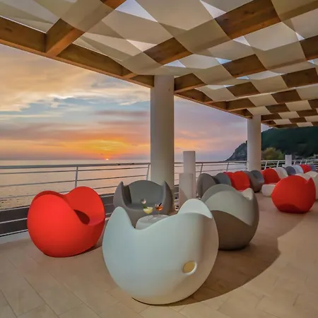 Villaggio Leucosia Resort *